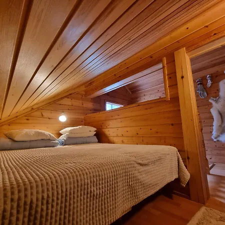 Revontulen Tupa Ferienhaus Kaamanen