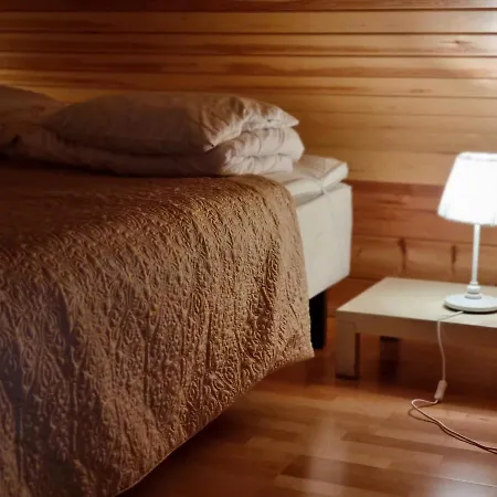 Revontulen Tupa Ferienhaus *