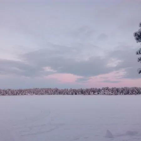Revontulen Tupa Semesterbostad